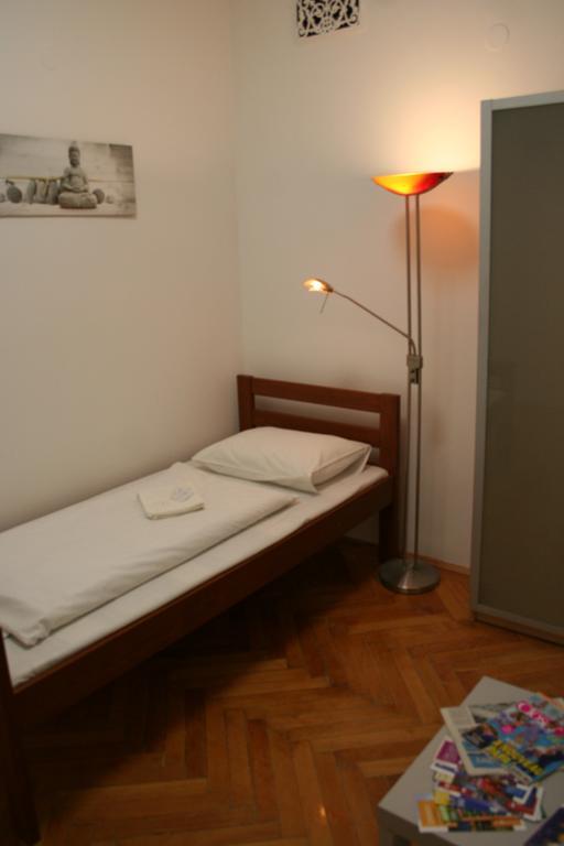 Walking Bed Budapest Downtown Hostel ภายนอก รูปภาพ