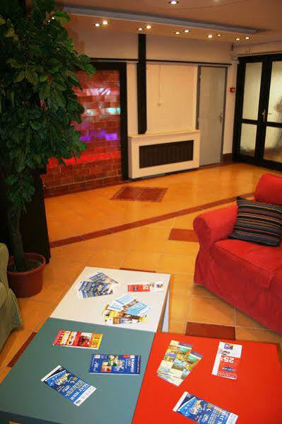 Walking Bed Budapest Downtown Hostel ภายนอก รูปภาพ
