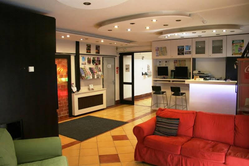 Walking Bed Budapest Downtown Hostel ภายนอก รูปภาพ