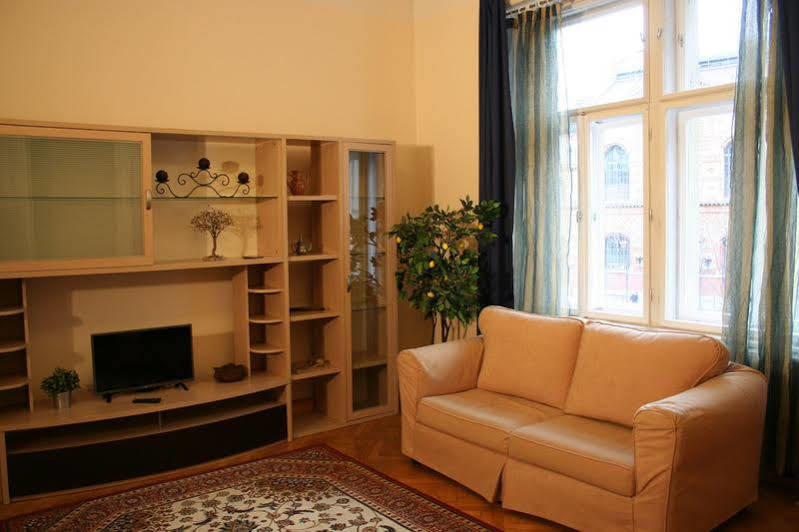 Walking Bed Budapest Downtown Hostel ภายนอก รูปภาพ