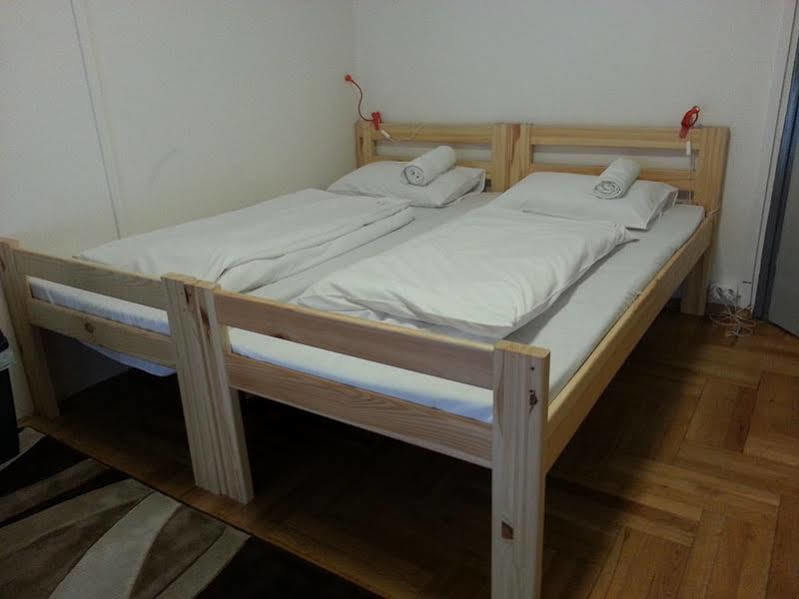 Walking Bed Budapest Downtown Hostel ภายนอก รูปภาพ