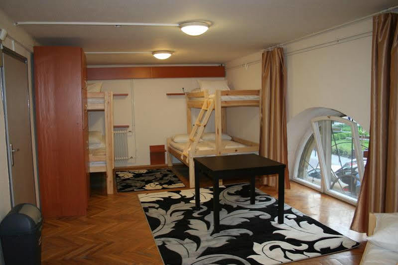 Walking Bed Budapest Downtown Hostel ภายนอก รูปภาพ