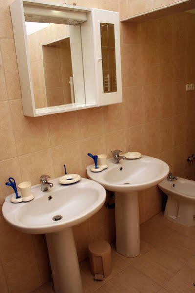 Walking Bed Budapest Downtown Hostel ภายนอก รูปภาพ