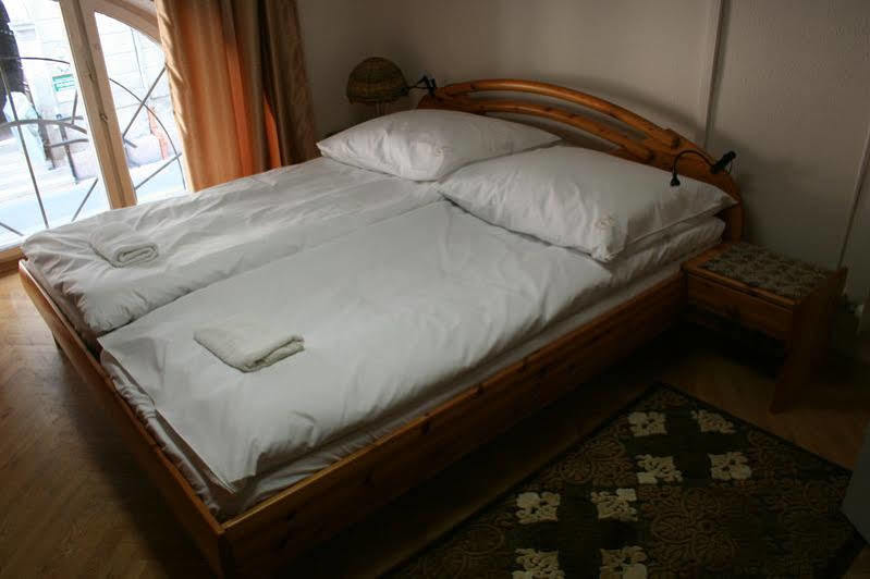 Walking Bed Budapest Downtown Hostel ภายนอก รูปภาพ